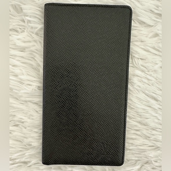 Louis‎ Vuitton Taiga Leather Black Bilfold Long Wallet